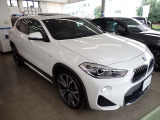 BMW在庫保有台数常時100台以上!ご来店の際はBMW本店(厚木市下荻野140-1)にご来店ください!弊社自慢の全天候型ショールーム!BMW在庫保有台数常時100台以上ございます!
