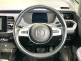 【純正革巻きステアリング】上質な革を使用することで、手にしっかり馴染みとても運転しやすいハンドルです♪