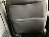 前席背面に、収納ポケットが付いています。