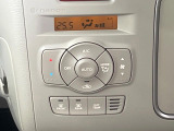 【オートエアコン】一度お好みの温度に設定すれば、車内の温度を検知し風量や温度を自動で調整。暑い&hellip;寒い&hellip;と何度もスイッチ操作をする必要はありません。快適な車内空間には必須の機能ですね♪