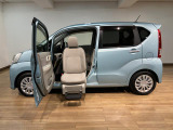 平成31年式低走行1.1万km!助手席が昇降するタイプの福祉車両です☆社外ワンセグナビ、バックカメラ、キーレスエントリー装着!安心安全の衝突回避支援ブレーキ&誤発進抑制機能も搭載です♪