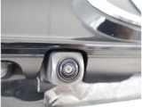 バックカメラが付いているので後方確認が非常にしやすいです。今や運転初心者も熟練者も必須装備!ついていて損はないですね♪