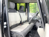 運転席シート廻りは使用感も少なく、良好な状態となっています。丁寧に使われていたことがよくわかりますね。