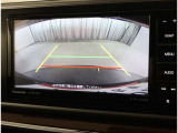バックガイドモニターで、後方を確認しながら安心して駐車することができます。運転初心者も熟練者も必須の機能ですよ!
