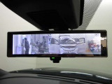 スマートルームミラー付きで後部座席に乗車してても後方がしっかり見れます
