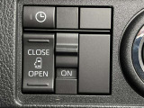 片側電動スライドドアのスイッチ付です。車内からもスイッチひとつで楽にドアの開閉が可能です。電動なので開閉時に力を使う必要がなく、半ドアになることもありません!