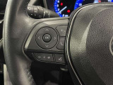 【ステアリングスイッチ】運転中に視線を前に向けたまま画面の操作できます。