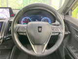 インテリアに合わせたデザインのステアリングは、運転される方のことも考え、運転しやすい形状、大きさです。是非一度、実際に触ってお確かめください。
