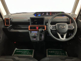 インパネ全体!!視界も良好で運転し易い♪小回りが利くから、運転が苦手でも狭い路地や駐車場でも運転しやすいですよ◎