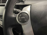 【ステアリングスイッチ】運転中に視線を前に向けたまま画面の操作できます。