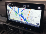 ホンダ独自のインターナビを装備しております!よりリアルタイムの交通渋滞情報を取得できたりとドライブが快適になりますよ♪