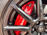 【ブレンボ製キャリパー】ハイパワー車両には強力なブレーキが必須!世界のスーパーカーにも採用されるイタリアの高級メーカー「ブレンボ」を装着!色鮮やかなキャリパーがスポーティな印象を引き立てます♪