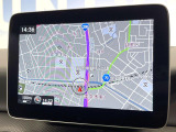 ●純正ナビ:一体感のあるナビは、高級感ある車内を演出してくれます。オーディオ機能も充実しておりますので、運転もより楽しめます♪