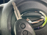 【キーレス】少し離れた場所からでもボタン一つでドアの開錠・施錠ができるのでとっても便利!ドアの鍵穴周りに傷をつけることもありません♪