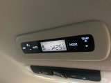 【リアオートエアコン】風量や温度を自動で調整し前席と同様な車内環境にしてくれるリアオートエアコンを装備。夏の暑さも冬の寒さもストレスなく快適にお過ごしいただけます♪