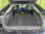 【パワーバックドア】スマートキーや運転席のボタンを押すだけでリアゲートが自動で開閉します!荷物を持っている時や、高い位置にあるバックドアを閉める際に便利な機能です♪