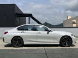 ご納車後も全国約200拠店のBMW正規ディーラーサービス工場にて保証対応いたします。お近くのBMW正規ディーラーをご案内の上、アフターメンテナンスをお受け頂けますので、安心してお乗りいただけます!!