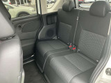 リアシートはスライド出来ますので、軽自動車なのに足元広々!ゆったり乗ることが出来ます。