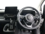 運転席側から見た写真です、お車にマッチングするように考えられたインパネデザイン!沢山のスイッチ類も運転させる方が使いやすい位置に配置されていますね!