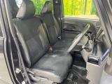 運転席シート廻りは使用感も少なく、良好な状態となっています。前オーナー様が丁寧に使っていたことがよくわかりますね。