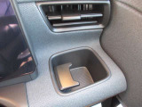 運転席で使用できるドリンクホルダーです。