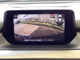 バックモニター付きで、車庫入れやバック時の後方確認をサポート。