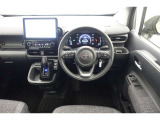 スタイリッシュなインパネ周りです!運転の際、常に目にする部分は、シックにまとめた飽きの来ないデザインが人気です!