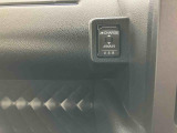 たとえばダイハツのお店にある、たくさんのスマアシ搭載車は、正常に作動する事をしっかり確認します。