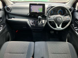 前席内装の全体像です。是非実車をご覧にお越し頂き実際にお座りください。
