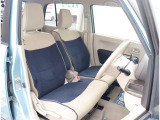 お車選びをお楽しみ頂けるよう、在庫車の展示スペースを十分に確保しております。