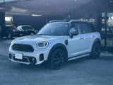 「ミニクロスオーバー」が新しく入庫いたしました。こちら当社自慢のお車です。まずはご覧になってください!いろんなところをチェックできます。