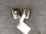 スマートキーはバッグなどにしまったままボタン操作でエンジンの始動・停止ができて大変便利です。