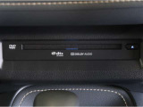 車内でCD DVDのメディアが楽しめます。