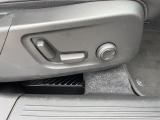 【パワーシート】スイッチ一つで簡単にシート位置の微調整が可能!電動だから力もいりません!自分に最適なシートポジションにセットして、快適なドライブをお楽しみください。