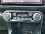 オートエアコンは、温度や風量を自動で調整してくれるため、運転に集中でき、疲労軽減にもつながります。また、車内の温度を一定に保つことで、結露やカビの発生を防ぐ効果もあります。