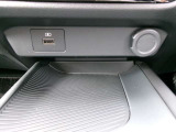 タイプC電源ソケット。スマートフォンの充電に便利。