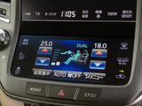 使いやすさや安全性を追求したステアリング周り!高級車ゆえにスイッチ類が多いのも特徴ですね!考え尽くされた配置ですぐに使いこなす事が出来ますのでご安心下さい!是非、体感してみて下さい!!