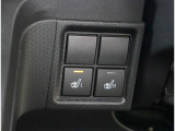 運転席、助手席にはシートヒーター機能を装備!電熱線を使用した暖房ですので、寒い季節や雨などで急に体が冷えてしまったとき等に便利で快適な機能です!