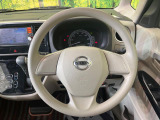 インテリアに合わせたデザインのステアリングは、運転される方のことも考え、運転しやすい形状、大きさです。是非一度、実際に触ってお確かめください。