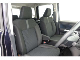 しっかりとしていて上質な座り心地のシートです。 座り心地も良くて長時間の運転も快適ですよ。 肌触りの良いシートが評判です。