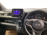運転席周辺のスマートなレイアウトが、操作のしやすさを実現。快適なドライブをサポートします。
