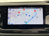 純正ナビゲーションシステム「ディスカバープロ」。車両を総合的に管理するインフォテイメントシステムです。
