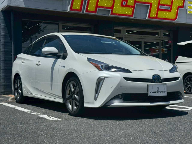 トヨタ プリウス 