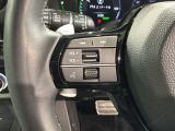 ステアリングにオーディオ操作スイッチが付いています。オーディオ画面に直接タッチしなくても操作が出来ますので、運転に集中できます。