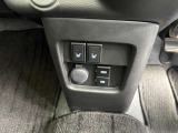 シートヒーターや充電ポート、ソケットもございます。