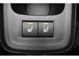 運転席/助手席シートヒーター付です。