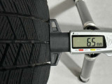 冬タイヤの残り溝は6.5mmです。スリップラインからは5.0mmとなっております。