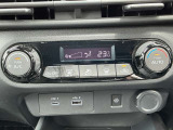 車内の温度管理がワンタッチで簡単に出来るのがオートエアコンです。これでいつでも快適ドライブが出来ますね!