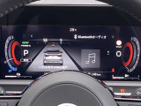 前方ディスプレイには車両情報や設定が表示されます。