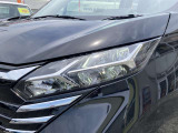 【LEDヘッドライト】悪天候や夜間走行時も良好な視界を確保し安心して運転できる高輝度LEDヘッドライトを装備!